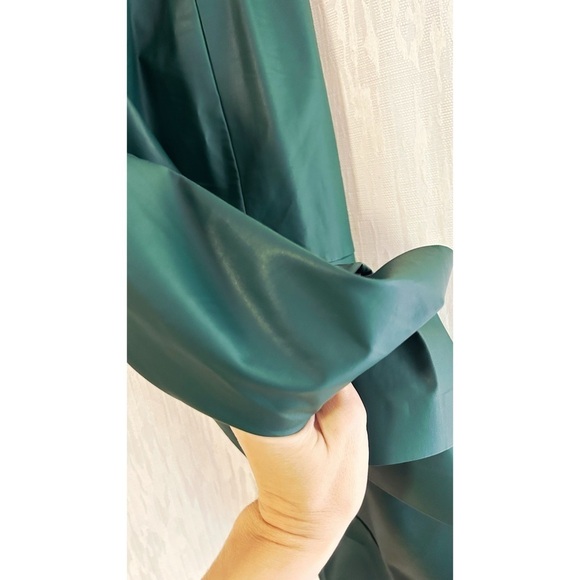Green Faux leather midi skirt with elastic waist - Picture 7 of 10